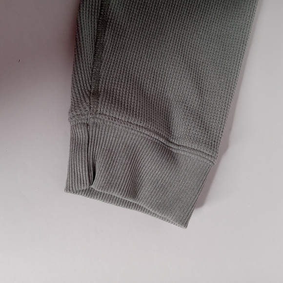 Under Armour Gray Long Sleeve Shirt MEN'S SIZE‎ LG. LOOSE EXCELLENT CONDITION - Picture 6 of 9